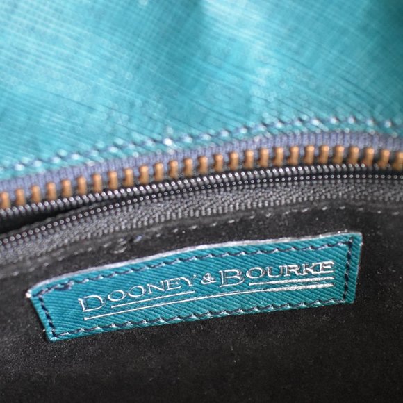 Dooney and Bourke Fashion Purse - Picture 5 of 9